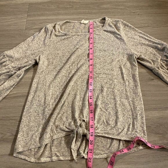 Caution To The Wind Womens Gray Heather 3/4 Bell Sleeve Blouse Top Size XS/Small - Picture 5 of 6